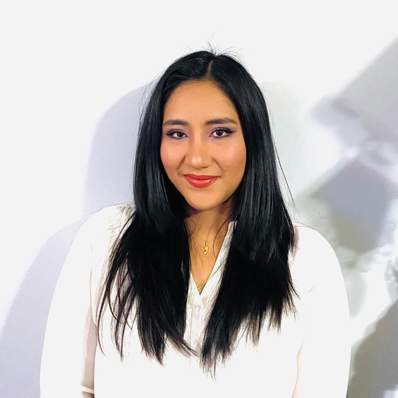 Meet your Posher, Priscila - Picture 1 of 1